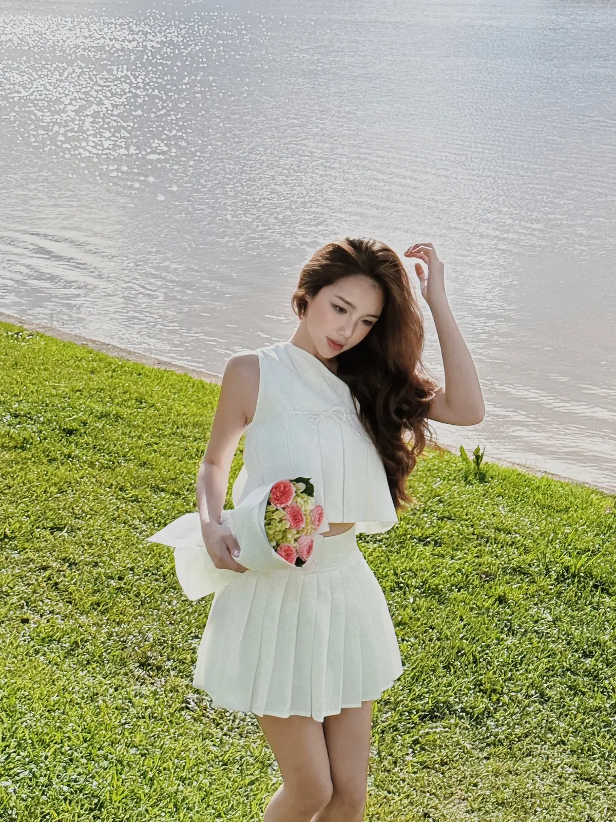 🌷 Gửi em chút lạc quan, không chờ ngày lấy lại dù ngày mai ngang trái, mong em ít thở dài 🧚🏼‍♀️🫰🏻