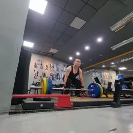 Lần đầu deadlift 1rpm được 140kg, phải cắn răng vì run 😅 #deadlift #gym #training #motivation #tapluyen 