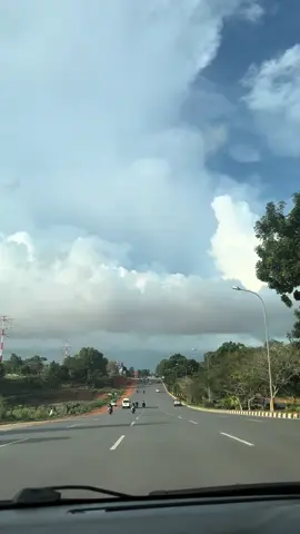 Jalan bundaran hang nadim batam nongsa  #jalan #nongsa #bundaranbatam #hangnadim #hangnadimbatam #jalanbandara #jalannongsabatam #bundaranbatam #nongsa_batam #bundaranbandarahangnadimbatam #batam #viewbatam #jalanjalan #kotabatam #anakbatam #anakhitskekinian #batamhits #batamhitstiktok #batamhitstiktokfyp #fyp #pageforyou 