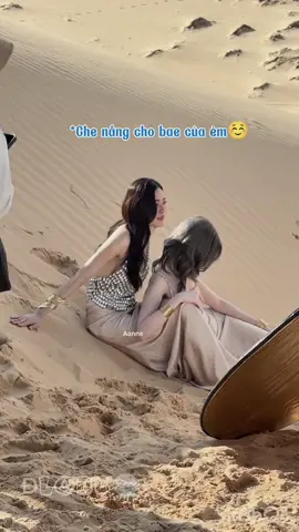 she blocks the sunlight from shining on her Bae☺ #CapCut #linglingkwong  #ormkornnaphat #ling #orm #lingorm #หลิงออม💜 #ออมกรณ์นภัส #tiktok  #xuhuong 