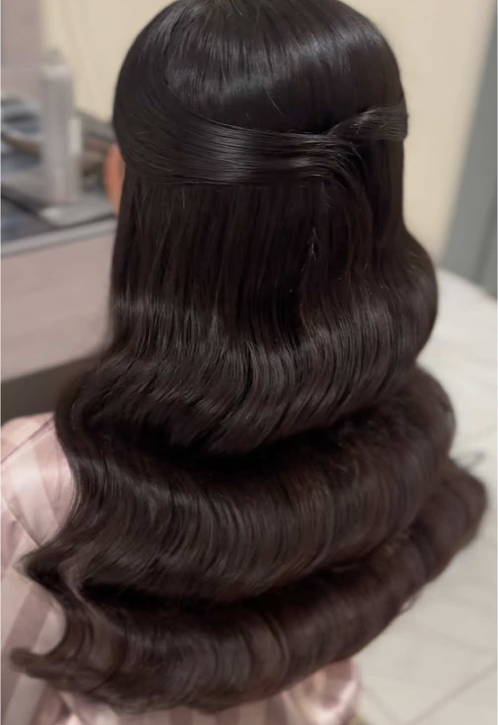 Retro hairstyle 🩷. #ريترو #هيرستايل #ميكب_ارتست_ابها #هيرستايل_ابها #الشعب_الصيني_ماله_حل😂😂 #مالي_خلق_احط_هاشتاقات 