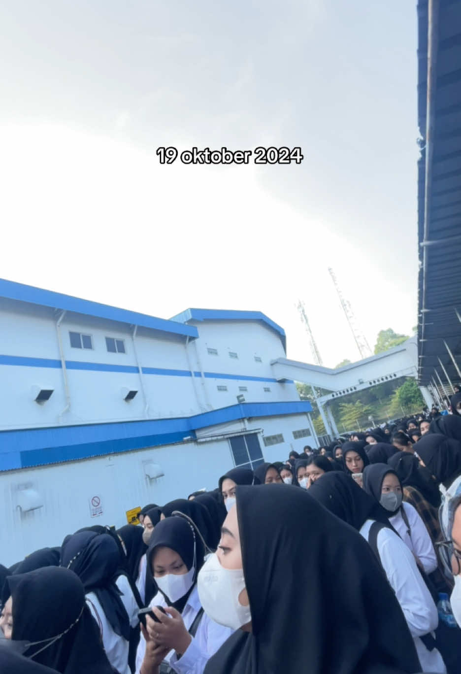 PT MEI akhir taun dibanjiri lautan manusia #ptmei #fyp #infolokercikarang #infolowongankerja 