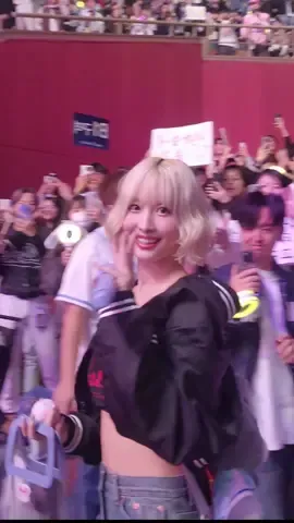 TONTON SAMPE AKHIR GUYS. TWICE TAU GW HIDUP WOYYLAH 😭😭☝🏼 #TWICE #TWICEFANMEETING #TWICECONCERT #twice9thanniversary #momotwice #nayeon #sana #jeongyeon #hoki 