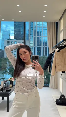 Come shopping with me 🙆🏻‍♀️ เปิดตัวคอล #coconeige #chanel ❄️☃️ ให้ทายว่าได้ชิ้นไหนมาบ้าง 🥺💓  #chanelcoconeige #readytowear #RTW #winterfashion #winteroutfit #ชาแนล #แบรนด์เนม #ช้อปปิ้ง 