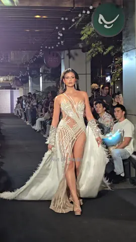 ✨️Anntonia Porsild @porxild at Muse by Metinee x CentralWorld runway fashion show. October, 20th 2024.  #Trending #anntoniaporsild #missuniverse #missuniversethailand #muse #centralworld @musebymetinee 