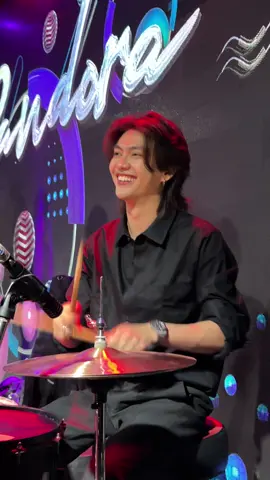 แอดมาลงให้ทุกคนหายคิดถึง 🥰🥰 ล่าสุดเมื่อวานตีจนกลองแตกละ1 🤣 @MawinTanawin @SaySO  #pandorabkk #pandoralive #RCA #onecomplex #nightlifebangkok #livemusic #ร้านเหล้า #saysoentertainment #mawintanawin #มือกลองหล่อบอกต่อด้วย 