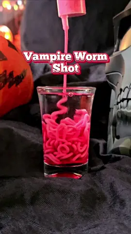 Disgusting Worm Shot?🪱🤩 VAMPIRE WORM SHOT -Vodka -Strawberry Sirup -Mayo+Grenadine(Red Colour) -Cayenne Pepper -Regular Pepper #vodkashots #vodkadrinks #fyp #tiktok  #halloween 