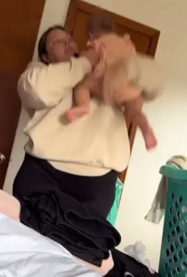 #cute #baby #kids #mama #papa #tik_tok #cutebaby #babiesoftiktok #babylove #comedia #parati #video #funnyvideo #funnybaby #fürdich #pov #like #lol #life 