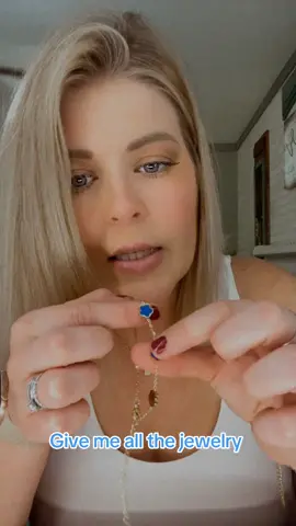 I love a good jewelry find #creatorsearchinsights #influencer #fashioninfluencer #tiktokshop #ttshop #fashion #fashiontok #jewelry #fashionfind #jewelrytiktok 