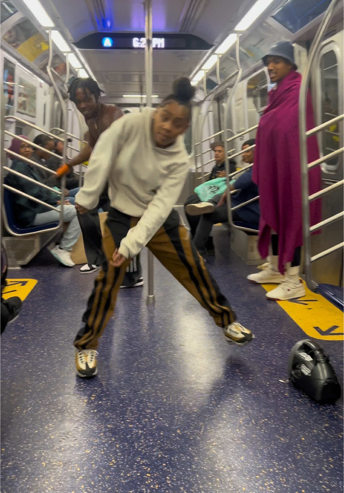 This Song is FYE 🔊💃🕺🚇🔥 … #fyp #foryoupage #nyc #wafflekozik 