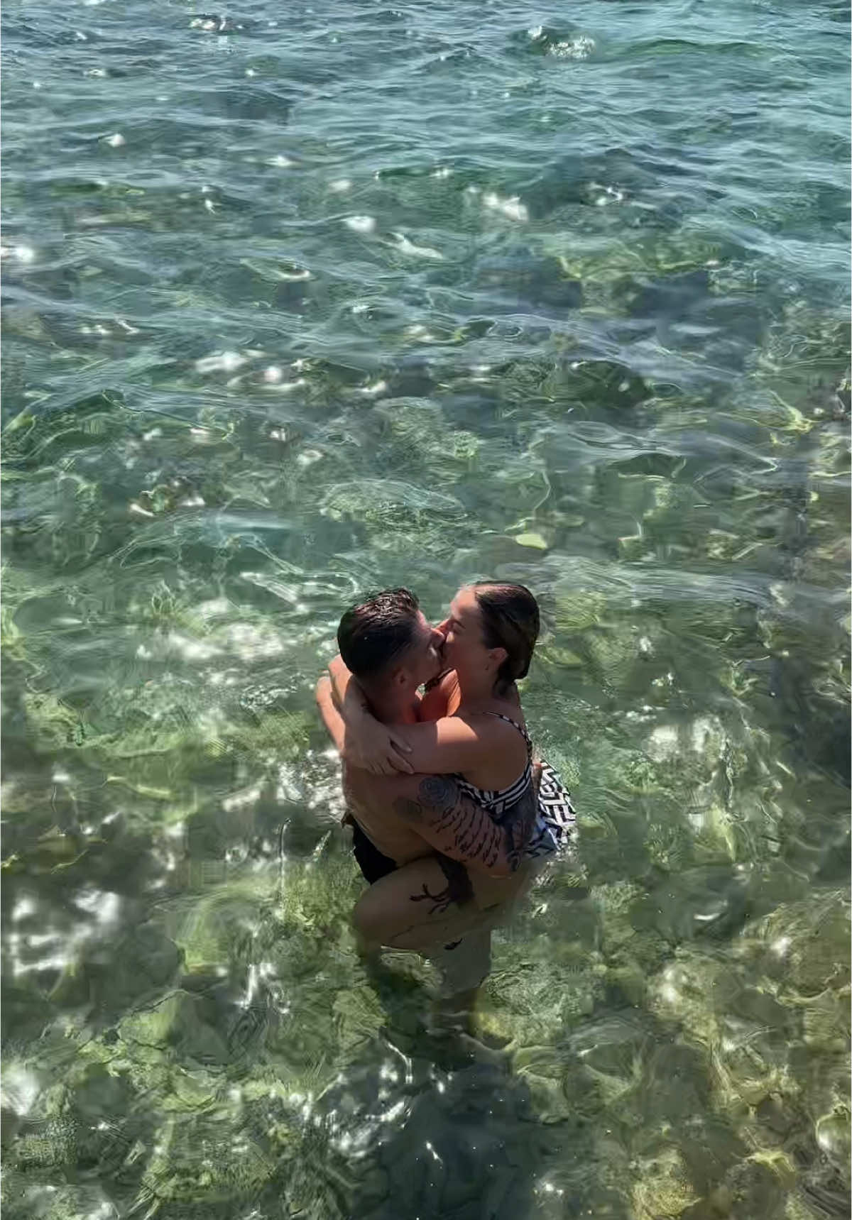 Love you 💙 @Tim 🥷🖤  #cyprus #beach #sea #ocean #couple #bf #Love #kiss #happy #vacation #zypern #agianapa #ayianapa #soulmate 