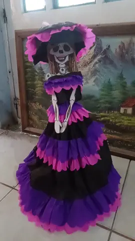 hoy presentamos mamá todo terreno 🫡#Gwendolyneramirez #manualidades #catrina #catrinadepapel 