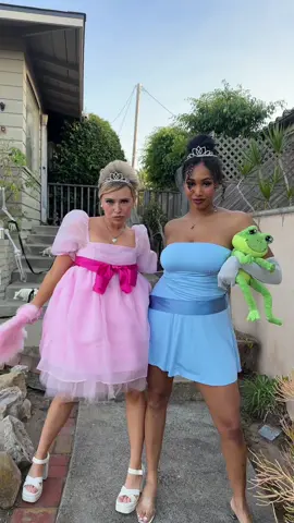 How did we do ? Halloween costume is my halloween tab on my storefront if you need it ! @mónica⋆⭒˚.⋆ @Amazon Fashion @Amazon Influencer Program #amazonhalloweencostume #amazonhalloween #halloweenlook #halloweencostume #halloweencostumeinspo 