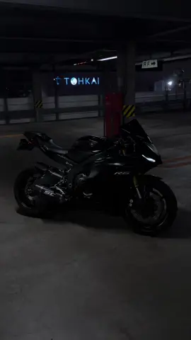 I like the way you kiss me🖤 #Yamaha #R6 #sportsbike #motorcycle #bikelife #biketiktok #YAMAHAR6