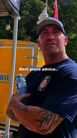 I tried to pay for his pizza and THIS happened 🥹❤️ #pizza #firefighter #kindness 
