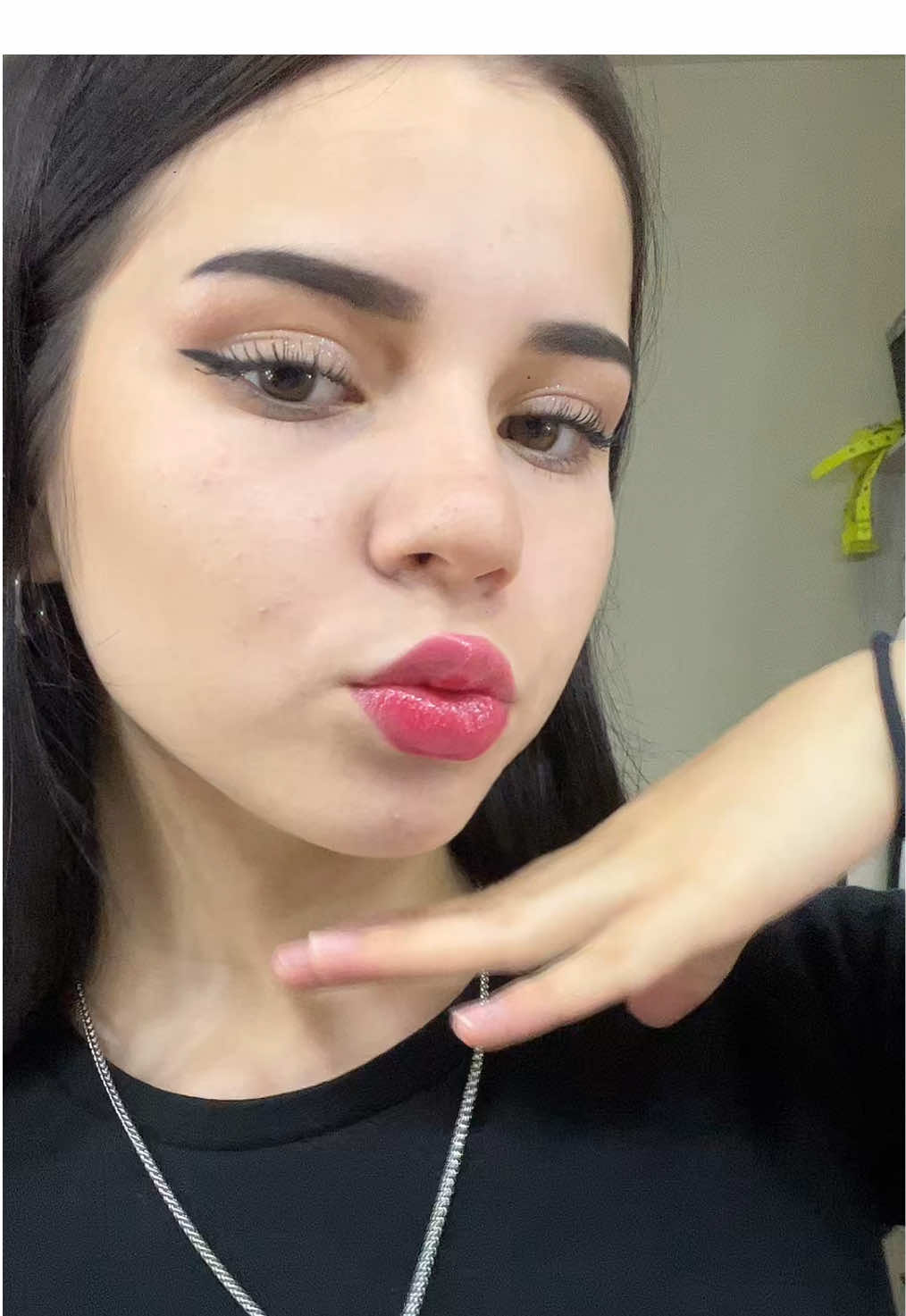 Un video donde enseño mas o menos mi maquillaje #viviut #grwm 