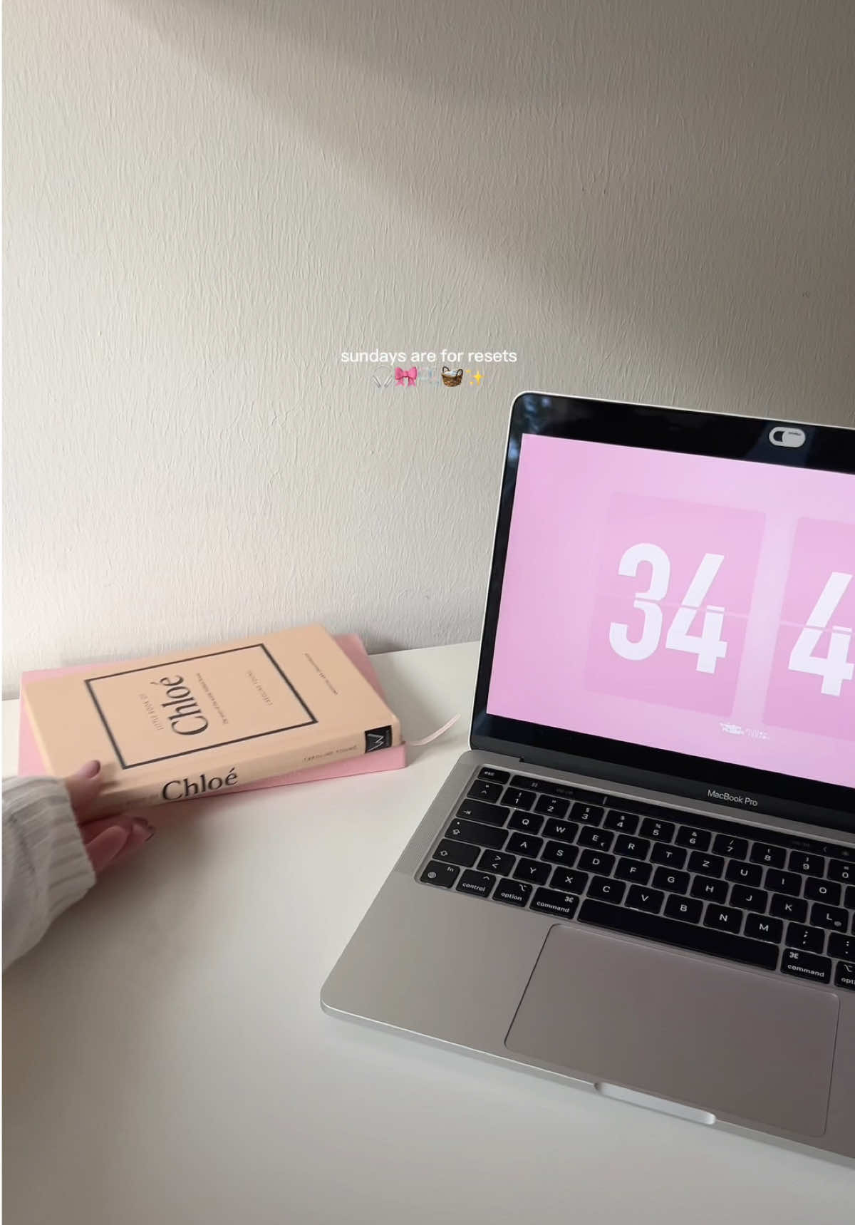 sunday reset with me 🫧🎀🧺 #sundayreset #resetwithme #reset #cleaning #sundayresetroutine #sundayresetwithme #CleanTok #clean #imalination #aesthetic #cleangirl #routine #girly #thatgirl #vanillagirl #fyp #viral #vibes #cute #girl #Vlog #girlygirl #fashion #beauty #softgirl