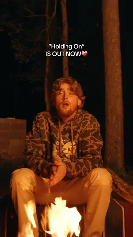 “HOLDING ON” IS OUT NOW❤️‍🩹 I hope that when you listen to this song it gives YOU a reason to KEEP GOING…YOU ARE NOT ALONE🤝 #musictok #newmusic #MentalHealth 