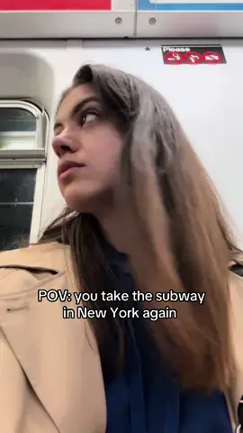 You have to love new york. 📹: @SubwayCreatures 