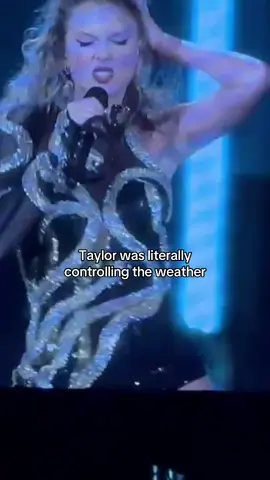 Literally the most insane show ever omg @Taylor Nation @Taylor Swift #taylornation #TSTheErasTour #tstheerastourmiami #miamitstheerastour #erastouroutfit #theerastourtaylorswift #taylorswift #reptv #reputationtaylorsversion 