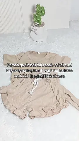 Baju anak yang wajib dibeli Setelan anak perempuan JAYE , Untuk anak usia 0-4 Tahun tergantung badan sikecil, Max BB 18kg, Bahan  halus lembut adem Pooll, Bagian samping baju Ada Variasi taliCantik, Sudah berlisensi SNI, Bagian Pinggang Elastis tidak ketat ada Variasi Pita Cantik Mau Chek Out tapi belum gajian?  Jangan khawatir, Masukin keranjang dulu aja ya..  Kepoin Showcase / Etalaseku ya, banyak recomendasi baju anak lucuu lainnya #fyp #masukberandafyp #tokolobo #setelananakjaye #belilokal  #wibgajian #ootdanakperempuan #bajuanakperempuan #LVK_Outfit #LVK #Bajuanaklucu #Bajuanakmurah #trendingvideo