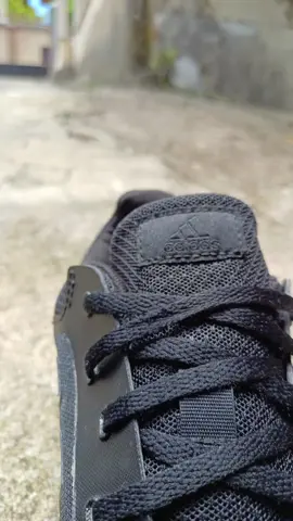 New available ADIDAS CLOUDFOAM the black series Size 44 Ins 28 cm Made in Myanmar Cocok untuk running dan aktifitas harian Warna hitam pekat  Rp 275.000 Order DM or WA 085272766107 must have it!! #sepatusecondbengkulu #sepatusecondbranded  #sepatubekastata_boii  #adidasoriginals  #fullblack #viral  #musthaveit 