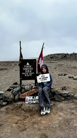 Sindoro via kledung, knp harus ada kata anjay si diakhir🙂‍↕️#sindoroviakledung #sindoro3153mdpl #pendakiindonesia #creatorsearchinsights #CapCut 