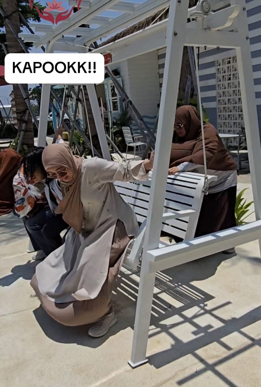 Healing singkat ala guru Sarwaga Yoga.. Tiba2 ada artis senior yang ikutan foto.. coba tebak siapa? Ada yg kenal? @vitri.26 @gitaoni  Kredit musik Crayon Sinchan #hatha #hathayoga #viral #sarwaga #sarwagayoga #sarwagayogashala #fyp #yoga #yogatangerangselatan #yogatangsel #yogapamulang #yogaciputat #yogabsd #yogaserpong #yogabintaro #yogatangerang #yogaonline #LifeIsGood #instadaily #healing #tangerangselatan #tangsel #PIK #aloha #alohapik #crayonshinchan #sinchan