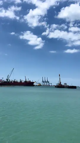 Diam,Tenang,Sabar. 2025 kita tampil beda 😇💪#tugboat #tugboatindonesia #tugboatlife #tugboatstory #kapaltugboat #pelaut #pelautindonesia #pelautpunyacerita #berandatiktok #ceritapelaut #fyp #fypシ゚viral #fypage 