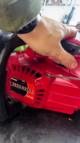 Oldschool! #DIY #mechanic #2stroke #chainsaw 