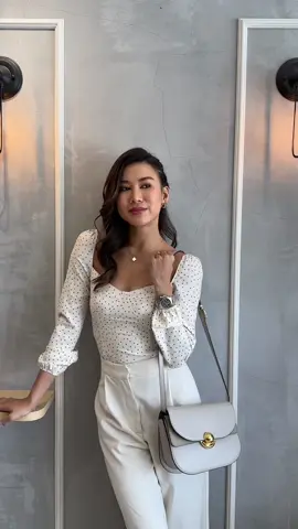 Perfect timing to get my hands on the FURLA SFERA Crossbody S Bag, as I believe it will serve as an ideal companion for my upcoming travels ✈️☺️ #FurlaMY #FurlaNeverOrdinary #FurlaSfera #CrossbodyBag #Unboxing #UnboxingExperience #FashionUnboxing #LuxuryAccessories #StyleEssentials #HandbagLovers #FashionInspo #BagLovers #EverydayStyle #Furla #FurlaBag #FashionUnbox #BagAddict #DesignerBags #MinimalistFashion #Fashion