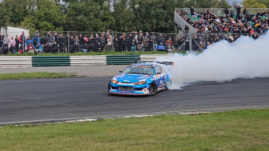 @James Deane Dishes out 360s @Mondello Park ! 🤯 The Lz Fest Was Different Levels.... Some top top drivers bringing the fans nothing but pure joy for 2 full days of Drifting... Still amazes me seeing well over 10k Spectators at mondello during these weekends...  #jd130 #s15 #s14 #2jz #bestintheworld #champion #lzworldtour #lzfestival #mondellopark #keepdriftingfun  ☆ Professional Driver ☆ 