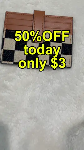 Had plenty of spots for cards!😊#cardpack #wallet #falloutfits 