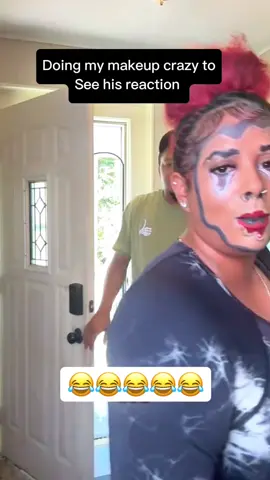 Wearing my makeup ugly to see my boyfriend reaction 🙈🙈😂😂#scarecam #scarepranks #fail #jumpscare #scary #scared #scaring #foryou #fypシ゚viral #funny #funnyvideos #scaringpeople #prank #funnymoments #hahaha😂 #hahaha 
