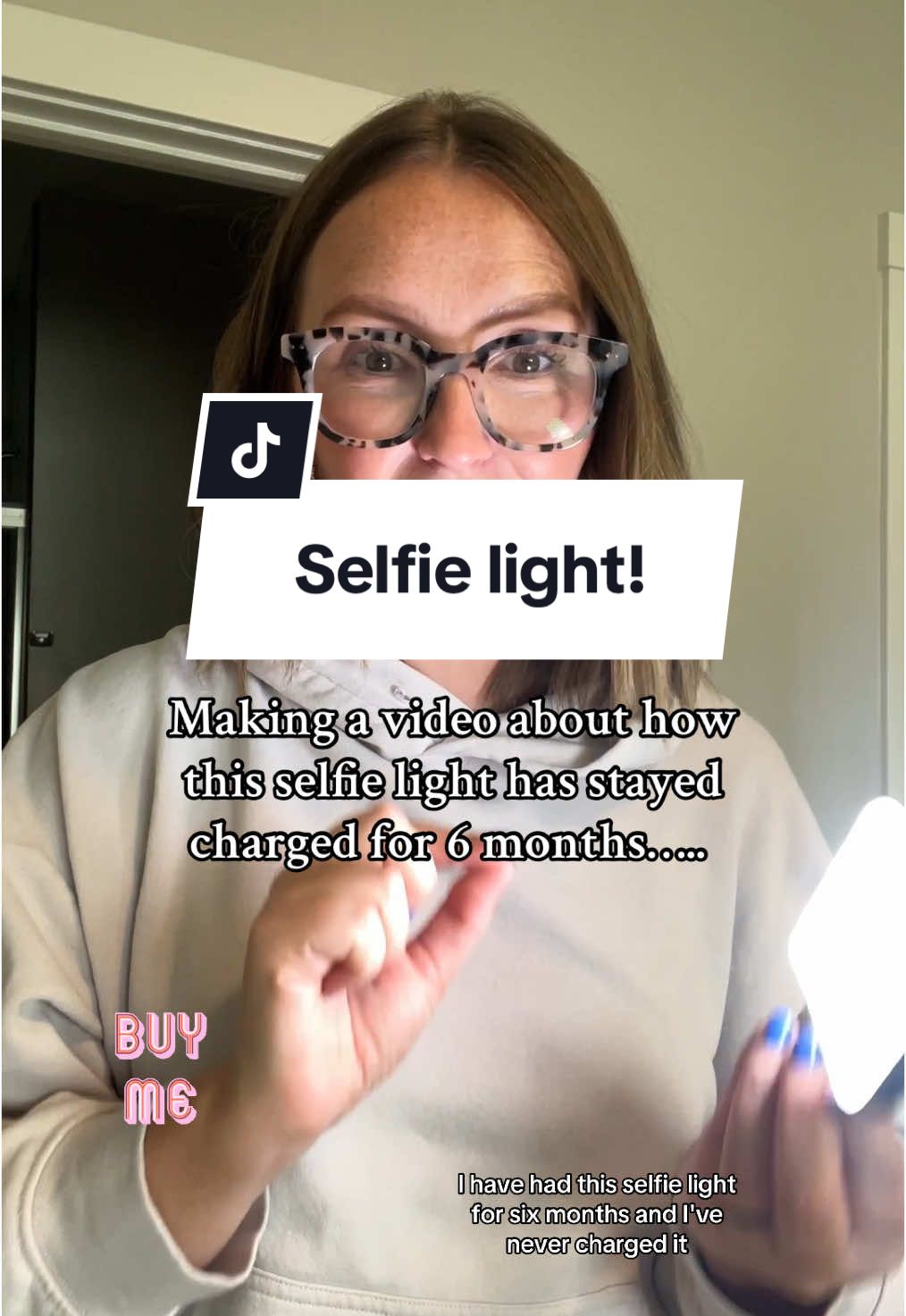 I promise this is the best selfie light! And it stays charged forever!! Click the orange shopping cart to get one for yourself! #selfielight #contentcreator #selfielighting #tiktokshoptips #contentcreatortips #contentcreatorhacks 