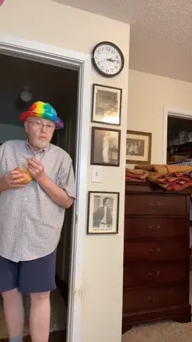 Having a snack #fypシ #foryou #foryoupage #fyp #oldmansteve #tiktok #dancing #workout #onthisday 