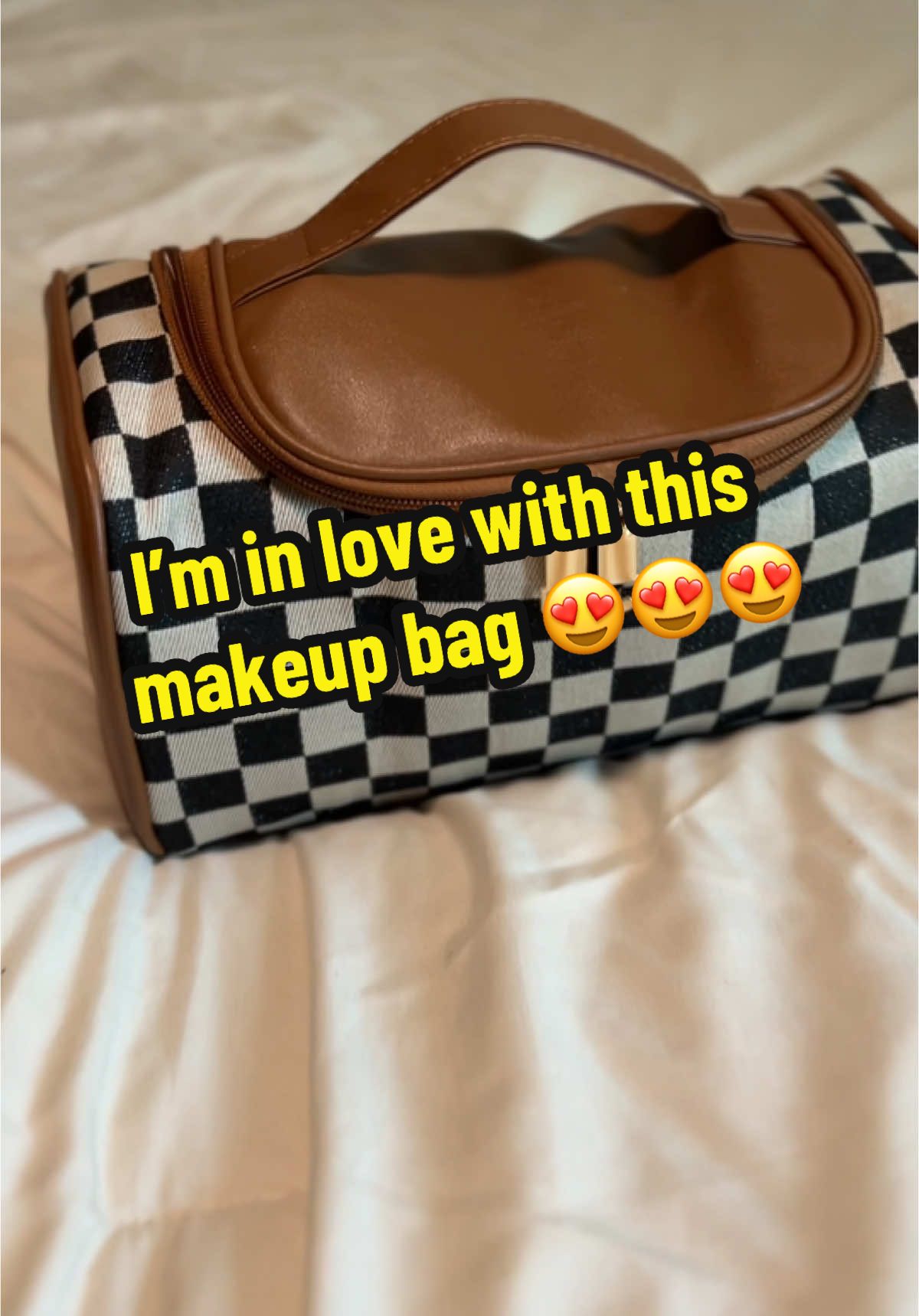 This is the most perfect makeup bag.  #makeup #makeupbag #makeupstorage #giftsforteens #giftsforteengirls #christmasgiftideas #falldealsforyou #giftsforher #octoberfinds #tiktokshopcybermonday #tiktokshopcybermonday #tiktokshopblackfriday #tiktokshopholidayhaul #tiktokshopfinds #treasurefinds #SuperBrandDay 