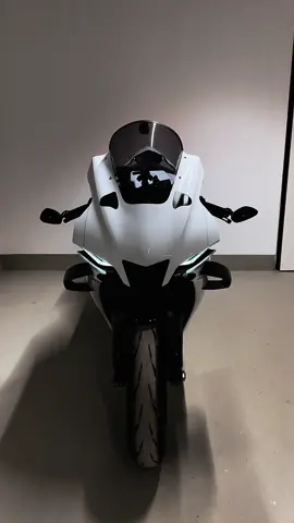 A beast #bikelife #motorcycle #motorrad #yamaha #yamahar1 