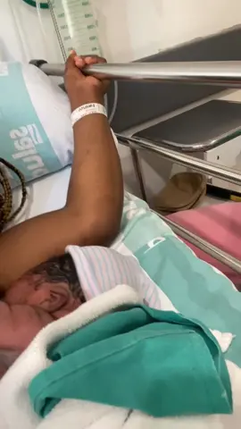Memories🥹❤️@Neizan Baby @Neizan #youngmom #babyboy #bebearcoiris🌈 #newborn #parati #fouryou #video #mamajoven #bebe 