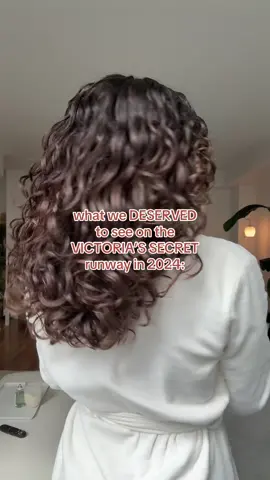 🫠 what did you think of the brushed out curls at the VS fashion show this year?! and where were the bouncy blowouts?!?  #victoriassecretfashionshow #vsfashionshow #victoriassecretfashionshow2024 