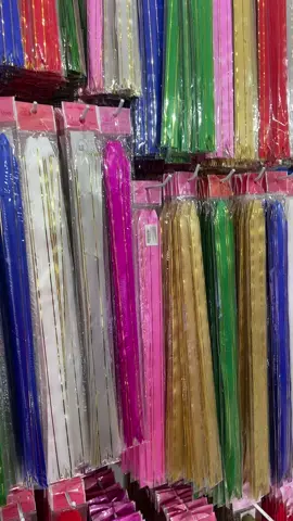 Um paredao de laços mágico para voces 🎀 Muitas opcoes de cores e tamanhos  Disponivel laços em organza tambem!!!  #confeitaria #embalagens #bolos #maringa #confeitariadesucesso #lacos #presente 