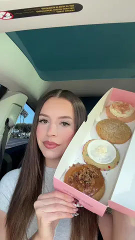 Crumbl Cookies Mukbang 🍪 Trying this weeks Crumbl Cookies @Crumbl Cookies #crumblcookies #crumblcookiesoftheweek #crumblcookiereview #mukbang #mukbangeatingshow #americanmukbang #fyp #eatingshow #eatwithme #eatingsoundsasmr #asmr #asmrsounds #asmrfood #Foodie 