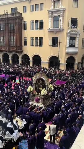 Señor De Los Milagros💜🙏🏼 Bendícenos hoy y siempre !#señordelosmilagros #octubre #peru #mesmorado #tradicion 