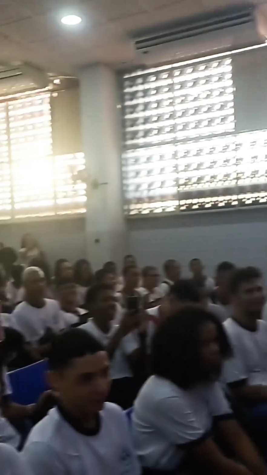 dançando Michael Jackson na escola  #michaeljackson #billiejean #moonwalk #riodejaneiro #show #lord #mj #diddy 