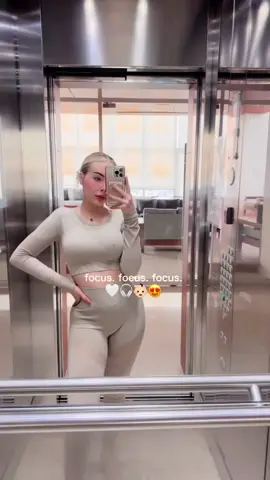 Enfócate en lo que te hace feliz de verdad🤍