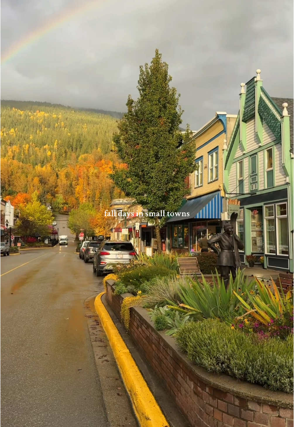 Revelstoke is the cutest small town in BC.  #creatorsearchinsights #revelstoke #revelstokebc #canada #smalltown #hiddengems 