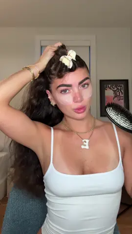 🙆🏻‍♀️💆🏻‍♀️ #grwm #hairstyles  @Crown Affair brush & gel spray  @Emi Jay brush  @Moroccanoil oil treatment  @Dae Hair styling cream  @Kosas wet lip oil @EP JEWELS jewelry 