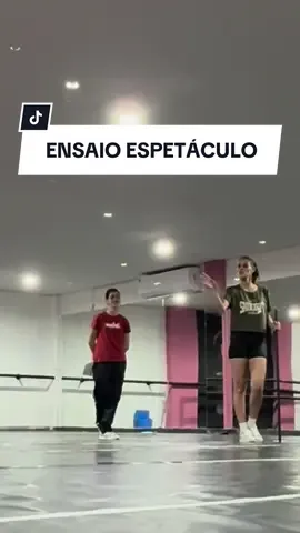 Ensaios para “A Bela Adormecida- o outro lado da história” 💚 #malevola #ballet #jazz #aurora #espetaculodeballet #dance #dança #ensaios #ensaiocena #ensaio 
