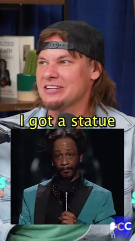 Theo Von's Katt William STATUE 😂 #druski #theovon #kattwilliams #comedy #comedian #thispastweekend #tpw #funny #positive #viral #fyp