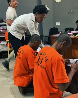 Yok yang mau ikut pakek baju orange sherlock ya 😅 #fyp #polisiindonesia #capcut #tahanan 